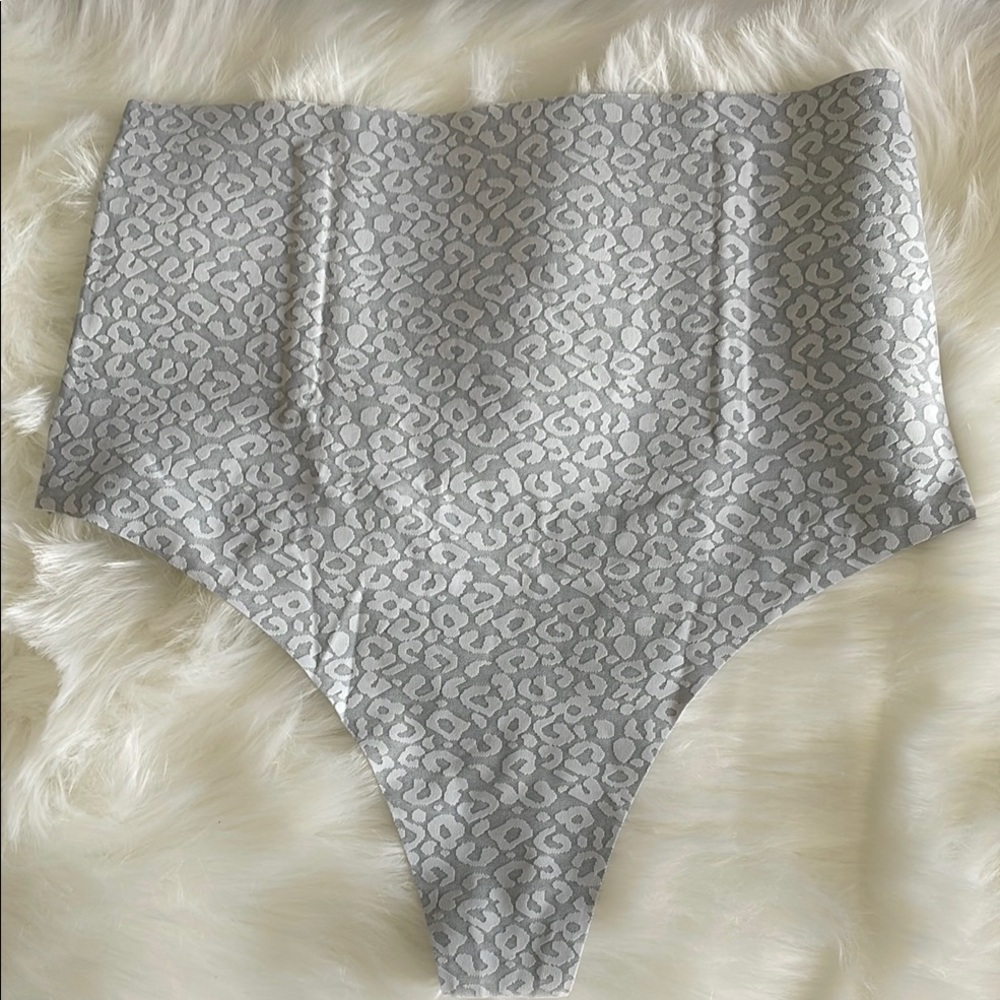 NWOT High-Waisted Shapewear Thong